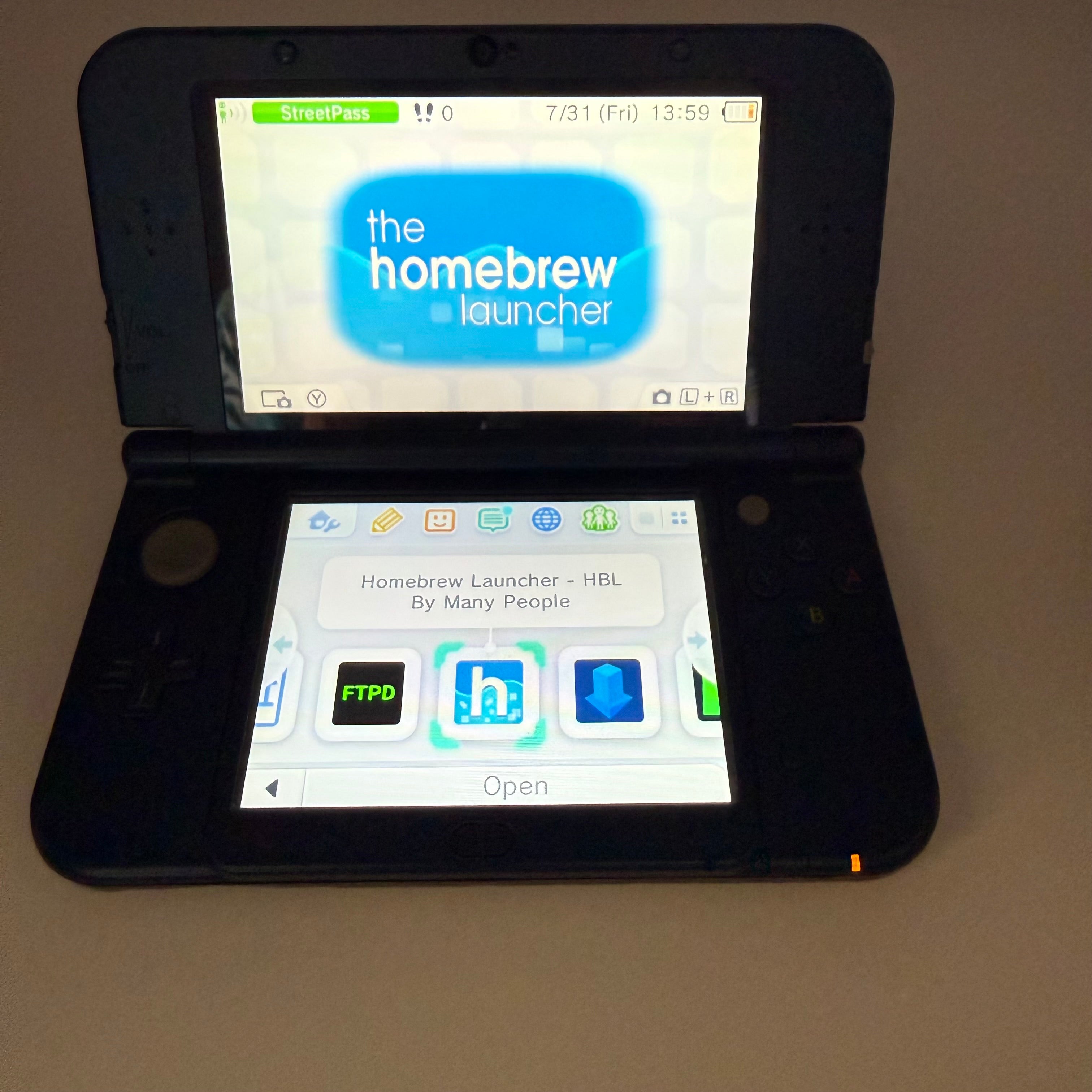 New Nintendo 3DS XL Galaxy (Nintendo 3DS)