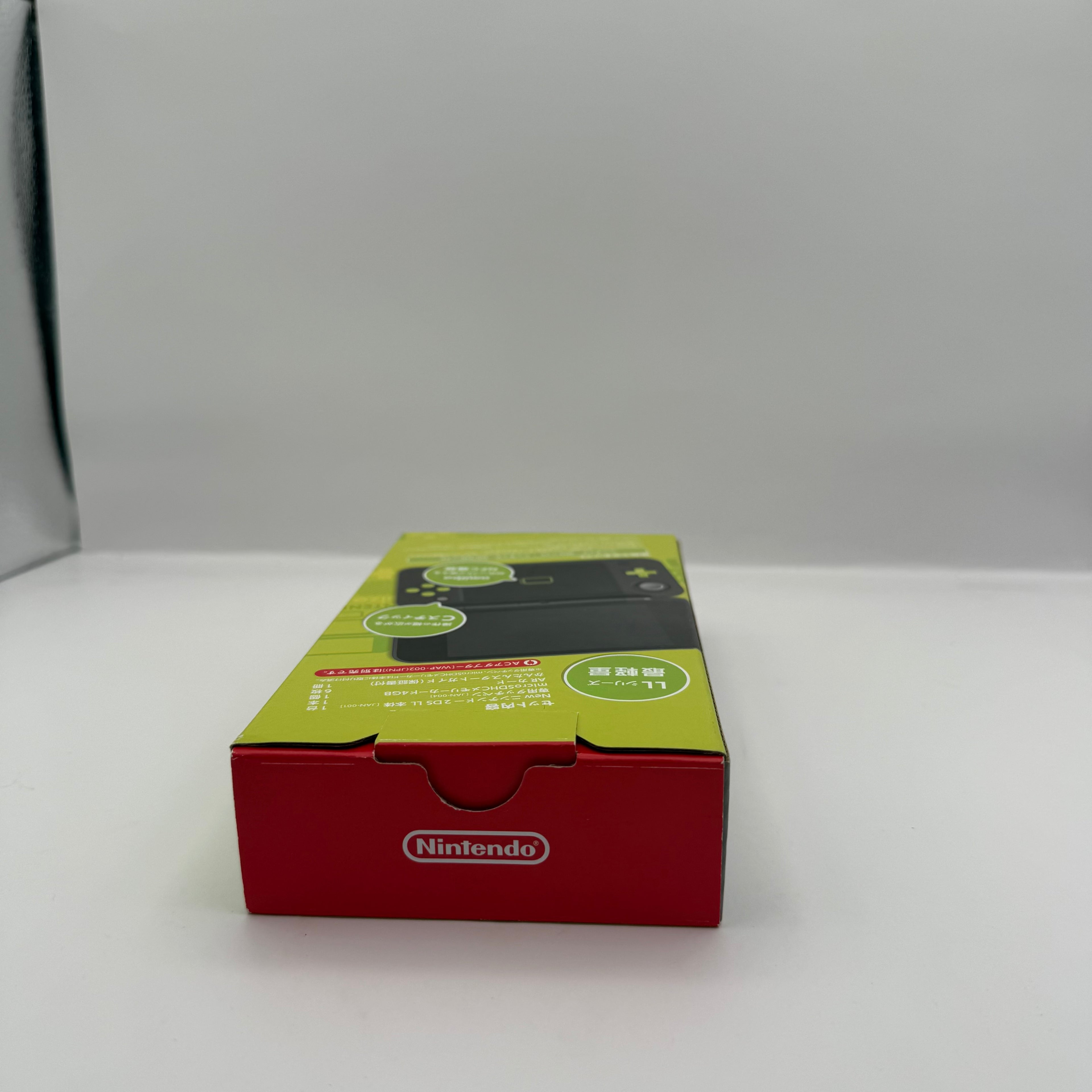 New Nintendo 2DS LL Black & Lime (JP Nintendo 3DS)