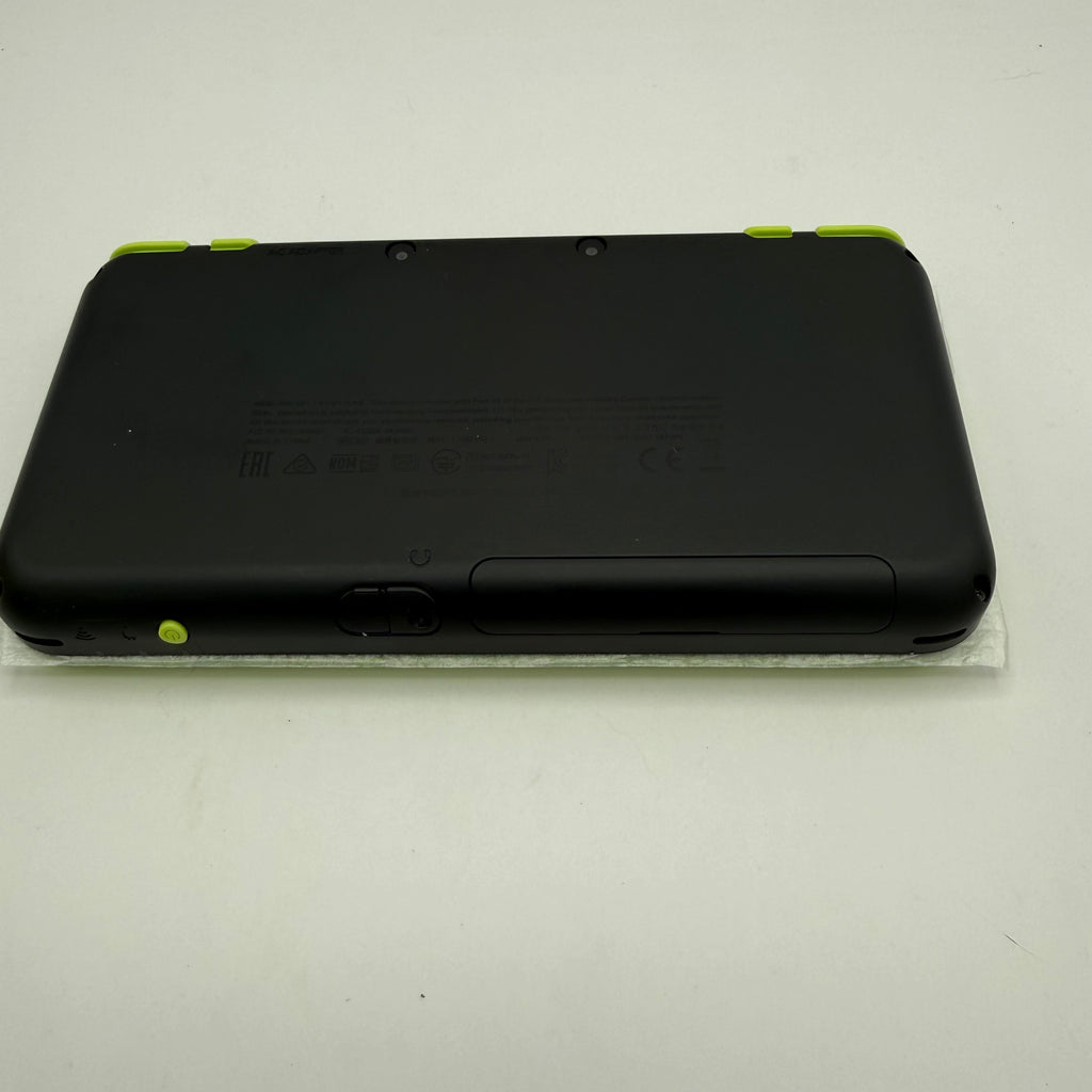 New Nintendo 2DS LL Black & Lime (JP Nintendo 3DS)